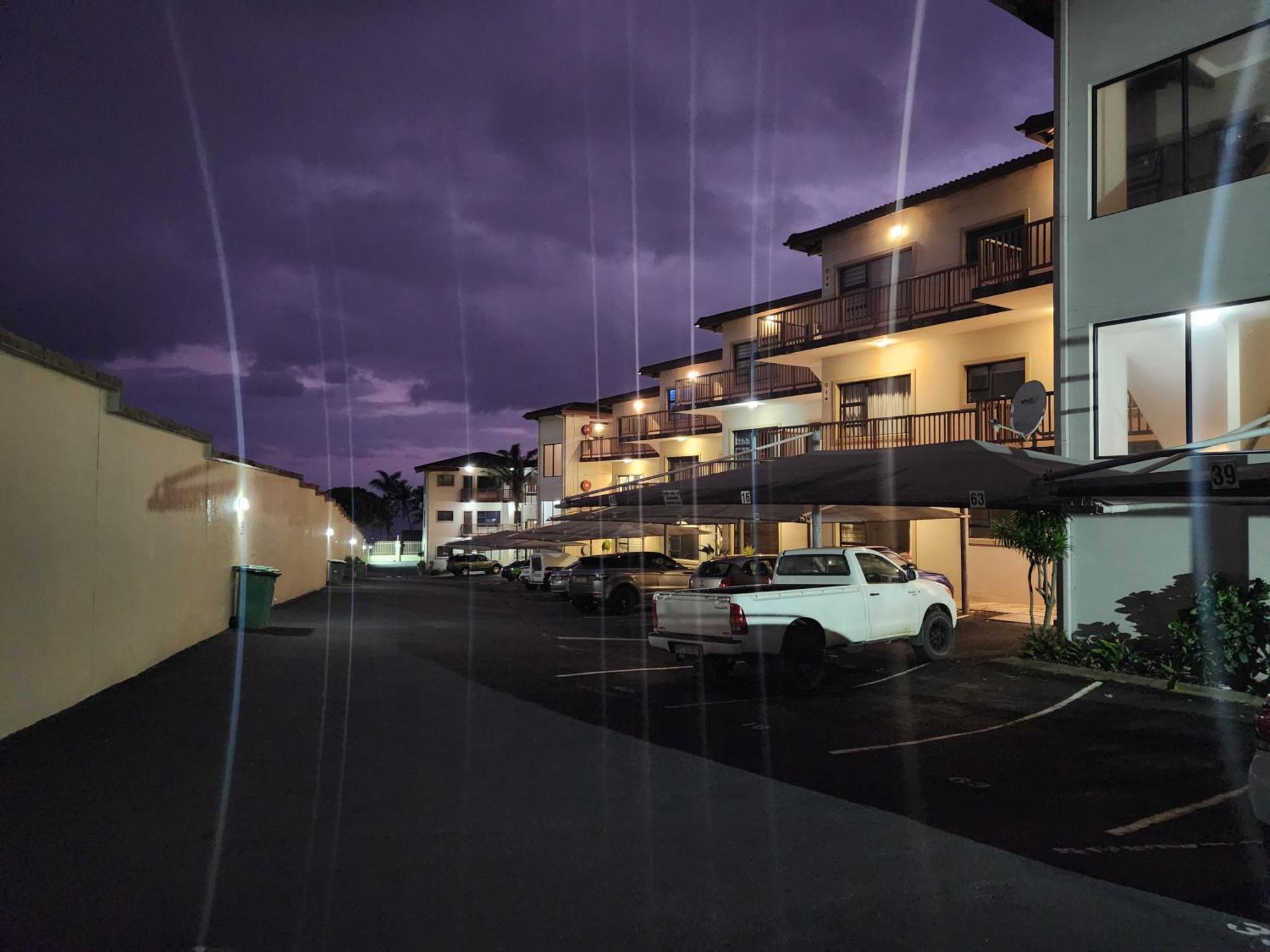 Topanga 17 Uvongo Beach Exterior photo