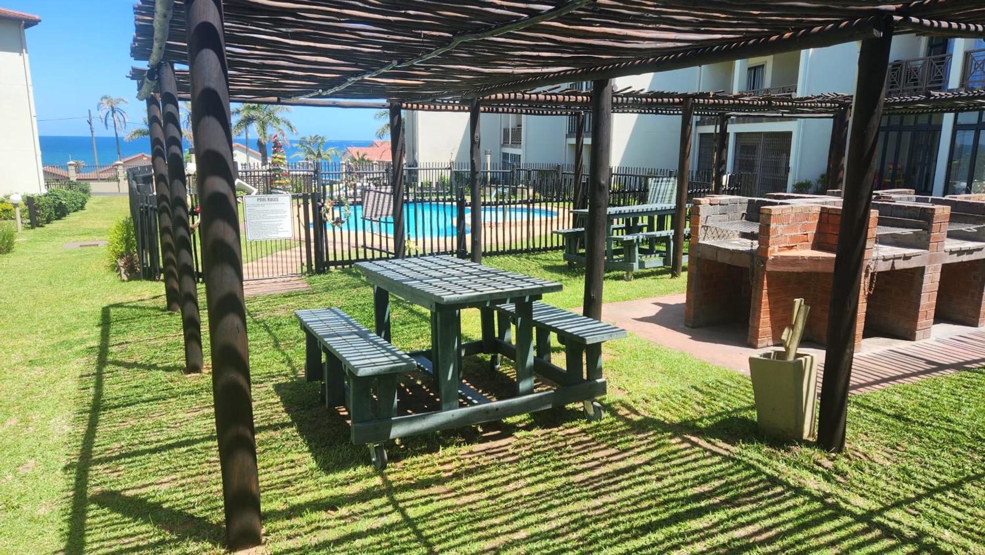 Topanga 17 Uvongo Beach Exterior photo